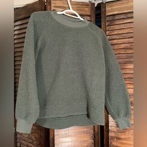 Green old navy sweater 🌿